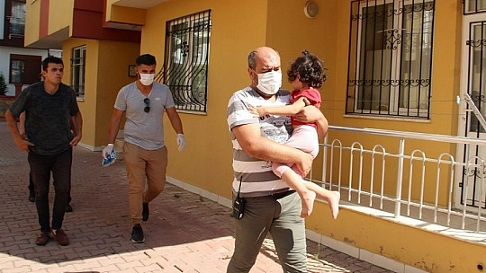 Anne evi terk etti, babanın bakmakta zorlandığı 4 küçük çocuk evde kendinden geçmiş halde bulundu