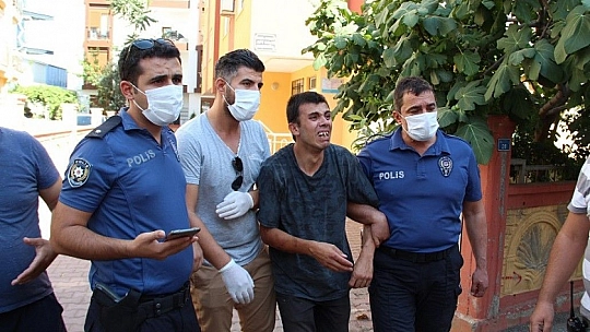 Anne evi terk etti, babanın bakmakta zorlandığı 4 küçük çocuk evde kendinden geçmiş halde bulundu