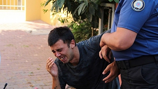 Anne evi terk etti, babanın bakmakta zorlandığı 4 küçük çocuk evde kendinden geçmiş halde bulundu