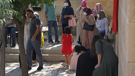 Bayram tatilinde vatandaşlar Harput'a akın etti