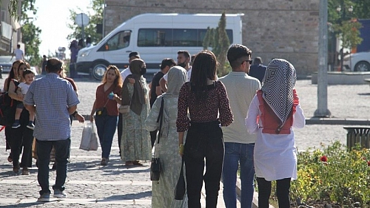 Bayram tatilinde vatandaşlar Harput'a akın etti