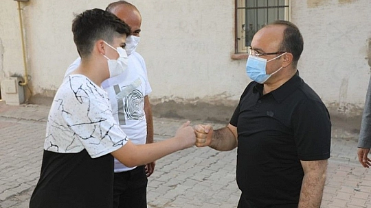 11 yaşındaki çocuk davet etti, Vali Yırık icabet etti