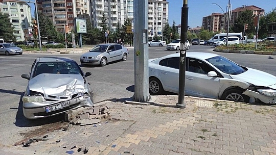Elazığ'da trafik kazası: 2 yaralı