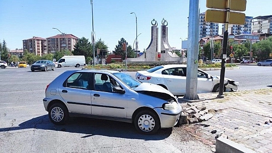 Elazığ'da trafik kazası: 2 yaralı