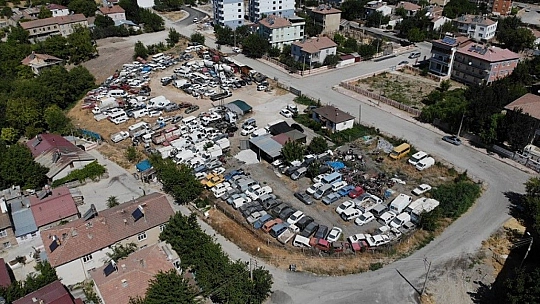 Elazığ'da araç mezarlığı, 60 milyonluk servet çürüyor