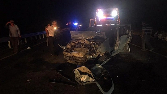 Pikap ile çarpışan otomobil hurdaya döndü: 1 yaralı