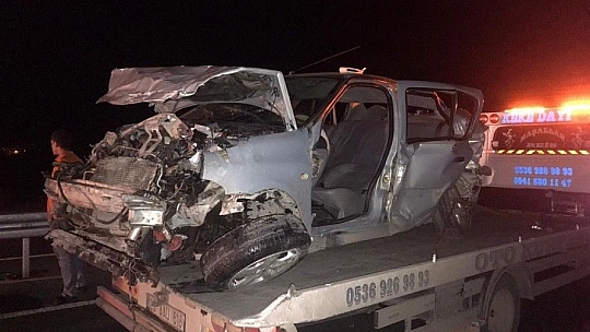 Pikap ile çarpışan otomobil hurdaya döndü: 1 yaralı