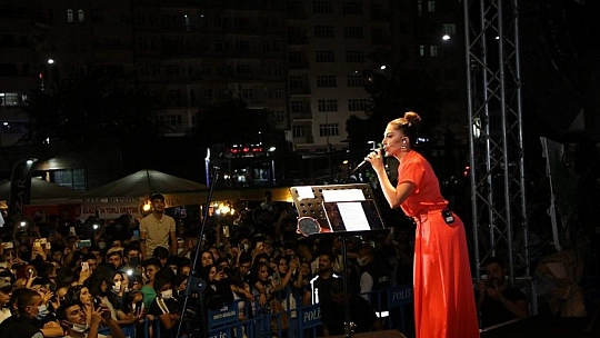 Elazığ'da Ebru Yaşar rüzgarı esti