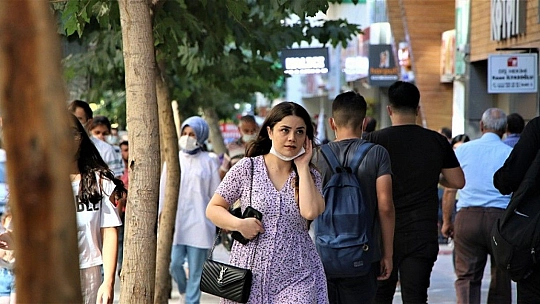 Elazığ'da Maskeyi 'Takan' Yok!