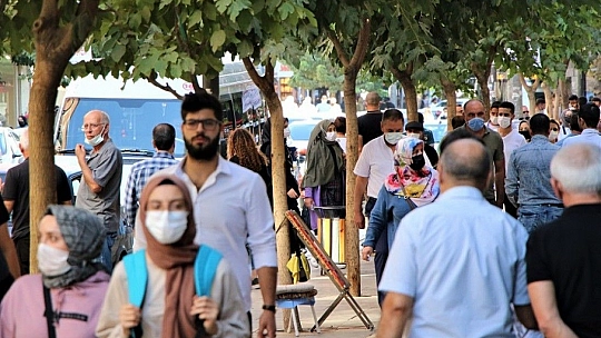 Elazığ'da Maskeyi 'Takan' Yok!