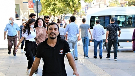 Elazığ'da Maskeyi 'Takan' Yok!