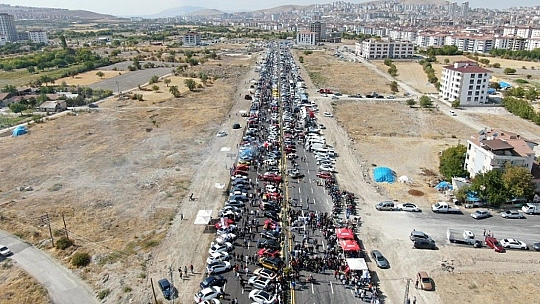 Elazığ'da 'Modifiyeli Araç ve Motosiklet Festivali' renkli görüntülere sahne oldu