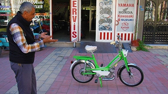 Elazığlı motosiklet ustası, 1951 model mini mobilete gözü gibi bakıyor