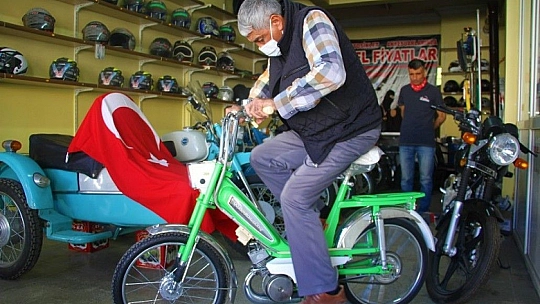 Elazığlı motosiklet ustası, 1951 model mini mobilete gözü gibi bakıyor