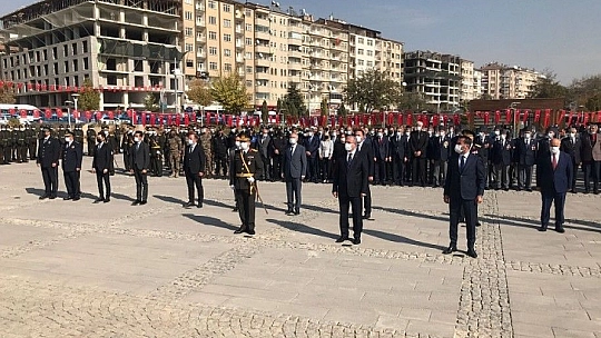 Elazığ'da Cumhuriyet Bayramı Coşkuyla Kutlandı