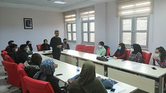 Üniversitesi Öğrencilerine Evlilik Öncesi Eğitim Semineri