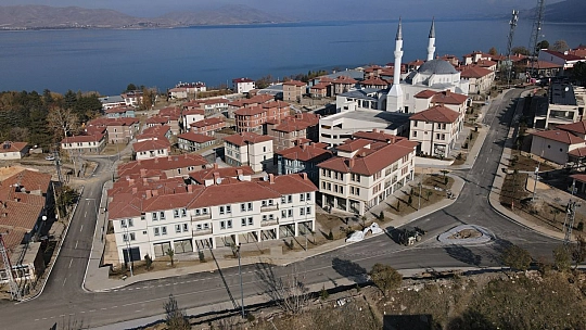Yeni Yuvalarına Kavuşan Deprem Mağdurları: 'Evler 5 Yıldızlı Otel Gibi'
