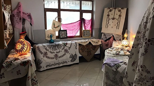 'Çit Baskı Sanatı' Ev Kadınlarının Elinde Hayat Buluyor