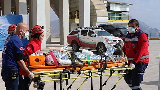 Elazığ'da Gerçeği Aratmayan Deprem ve Yangın Tatbikatı