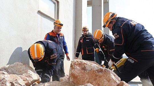 Elazığ'da Gerçeği Aratmayan Deprem ve Yangın Tatbikatı