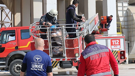 Elazığ'da Gerçeği Aratmayan Deprem ve Yangın Tatbikatı