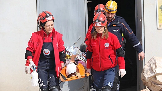 Elazığ'da Gerçeği Aratmayan Deprem ve Yangın Tatbikatı