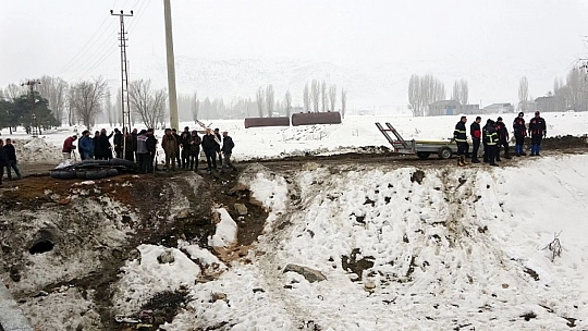 Karasu Nehri'nde kaybolan Yağmur için Murat Nehri'nde de çalışma başlatıldı