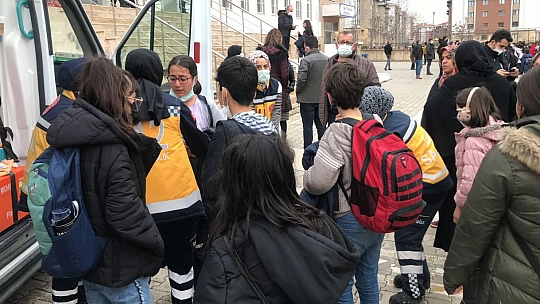 Elazığ'da Hastaneye Sevk Edilen Öğrenci Sayısı 64 Oldu