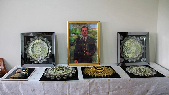 Şehit Oğlunun Fotoğrafını Yapmak İçin Rölyef Sanatına Başladı
