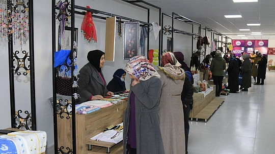 Elazığ'da 'Hayme Ana Kadınlar Semt Pazarı' Hizmete Girdi