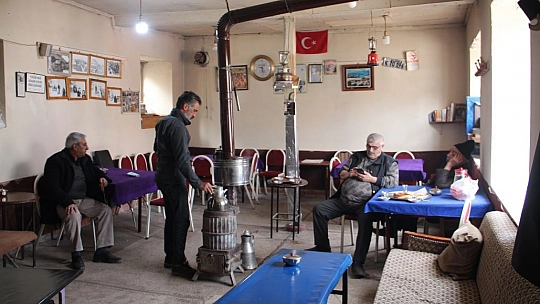 Bu Kahveye Oyun Oynamaya Değil Uyumaya Geliyorlar