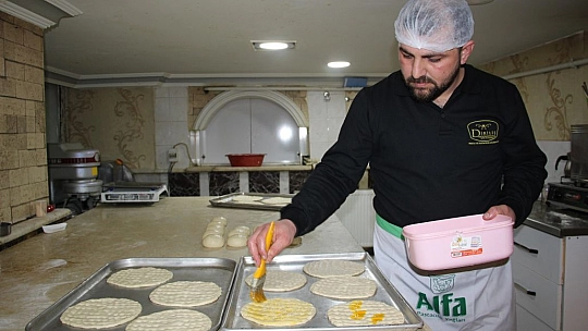 Elazığ'da Ramazan Ayının Vazgeçilmezi: 'Nohut Ekmeği'