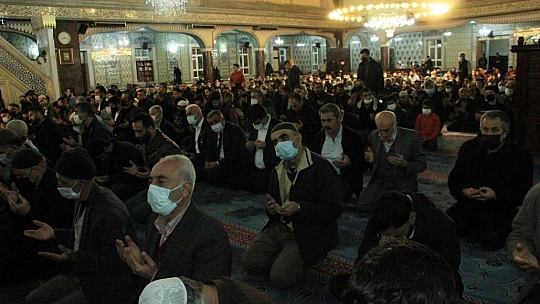 Elazığ'da İlk Teravih Namazında Camiler Doldu Taştı
