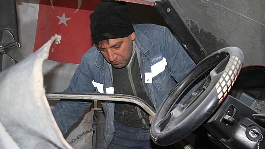 Kızı İçin Üniversite Sınavına Girmişti Şimdi 3. Üniversitesini Bitirmeye Çalışıyor
