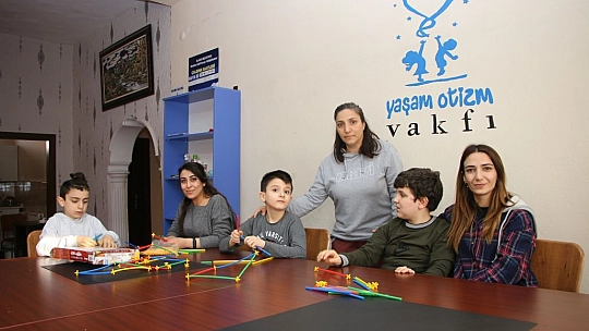 Vakıf Kurarak Hayatlarını Otizmli Bireylere Adadılar