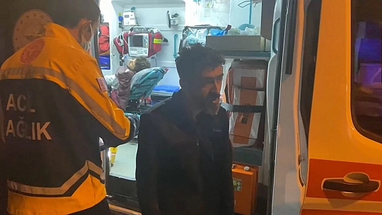 Kontağın çevrilmesiyle transit bir anda patlayıp alev topuna döndü: 1 yaralı