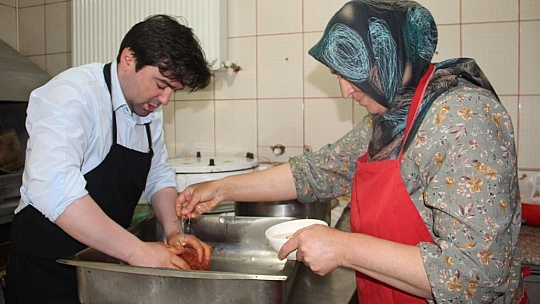Kaymakam Türk Mutfağı Haftasında Kadınlarla Birlikte Mutfağa Girdi