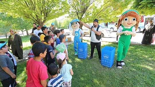 Elazığ'da Çocuklar Hem Çevreyi Temizledi Hem Eğlendi
