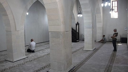 Elazığ'da 800 yıllık camiye yoğun ilgi