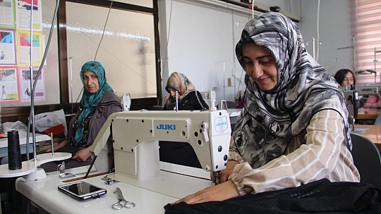 Kadınlar iş sahibi olmak için kurslarda ter döküyor