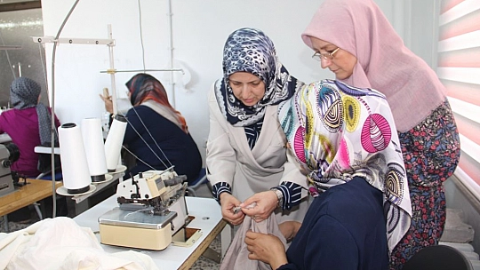 Kadınlar iş sahibi olmak için kurslarda ter döküyor