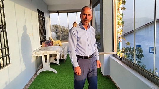 Muhtar ve yavru sincabın sevimli dostluğu