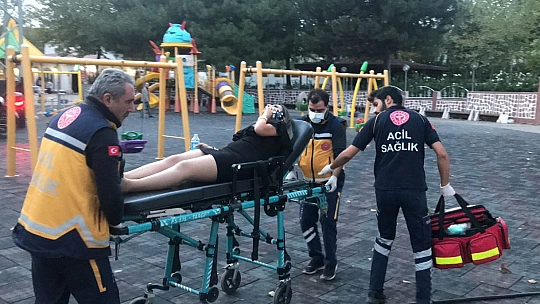 Oğlunun düğününde, eşini öldürüp kızını yaraladı