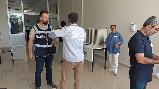 Depremde her şeyini kaybeden Malatyalı genç, Elazığ'da 1 dakika ile sınava giremedi