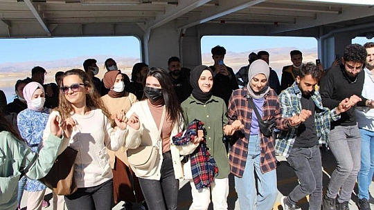 Fırat Üniversitesi, Öğrencilerine Keban Baraj Gölünü Gezdirdi