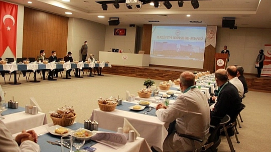 Şehit Fethi Sekin Şehir Hastanesi şehit yakını, gazi ve gazi yakını çalışanlar düzenlenen etkinlikte bir araya geldiler