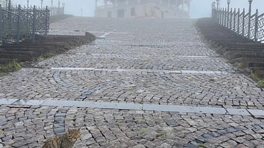 Kıble Dağı'nın Zirvesindeki Camiinin Yapılış Serüveni