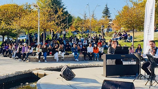 Fırat Üniversitesi Kampüsünden Piyano Sesleri Yükseldi