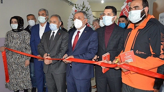 Nurçin Arlı'nın ismi mezun olduğu lisenin kütüphanesine verildi