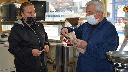 60 Yıldır Bakkallık Yapıyor